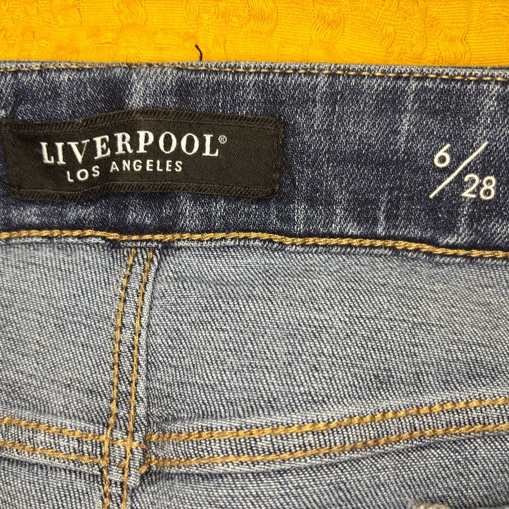 Liverpool The Skinny Crop Jeans - Picture 2 of 16
